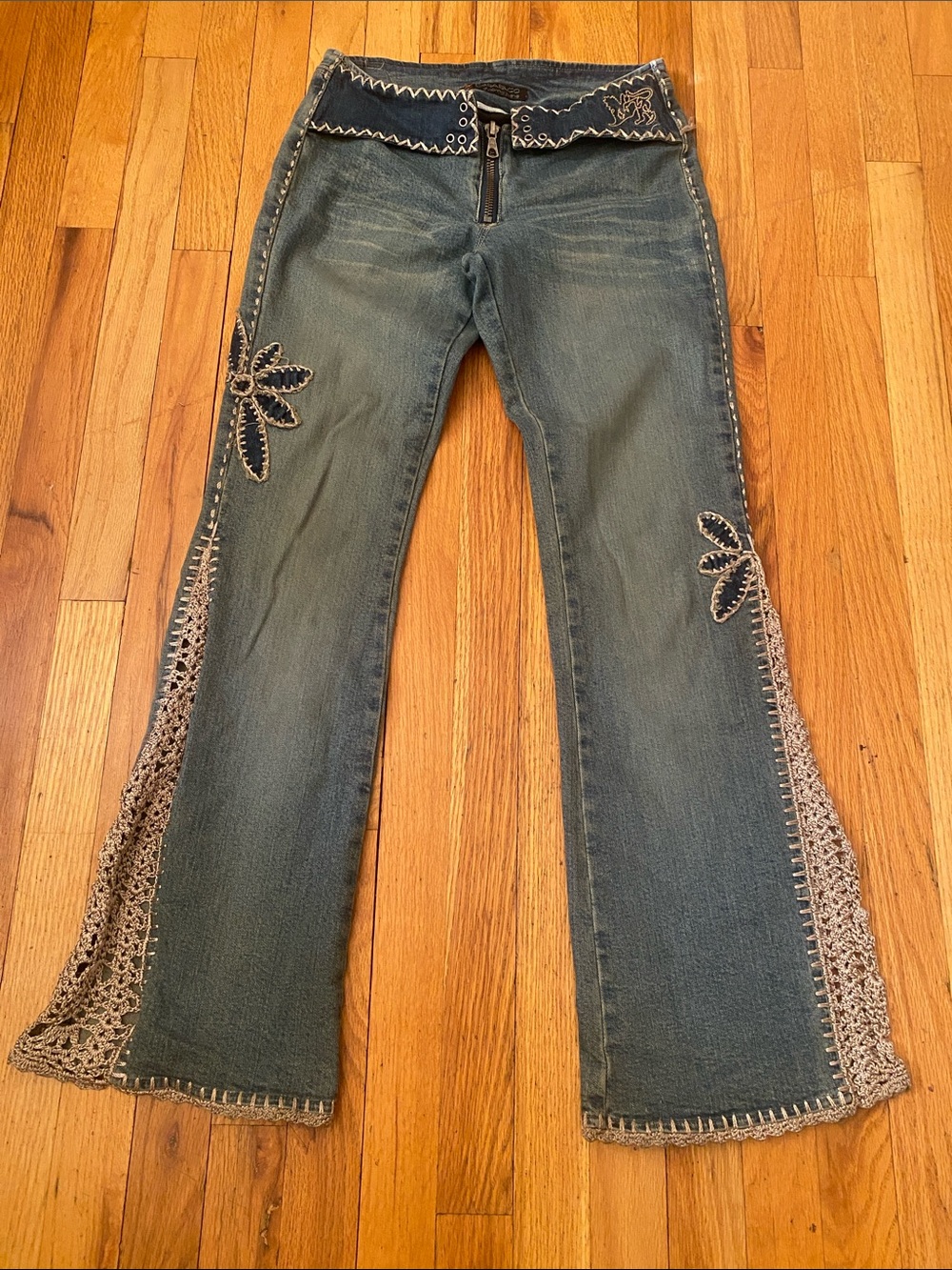 Rare Vintage 90’s Parasuco Low Rise Crochet Flare Jeans Size 28 EUC No Flaws